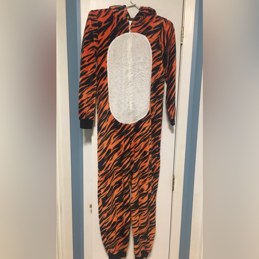 Boys zip up tiger pajama